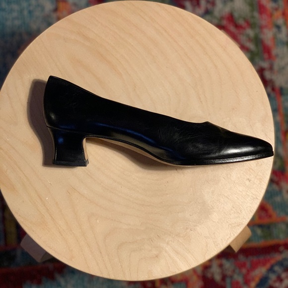 Black leather Joan and David Couture Heels - Picture 5 of 8